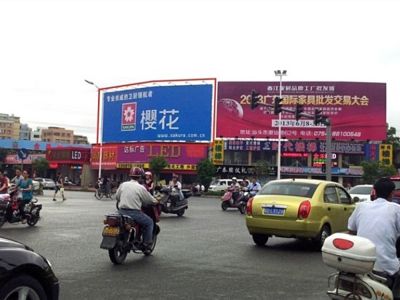 汕头市东厦路与金凤路交界处金港加油站旁广告位